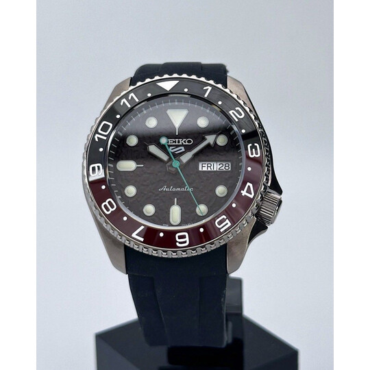 42mm • Original Seiko 5 Sport Mod SRPD SRPD85K1 Dual Time